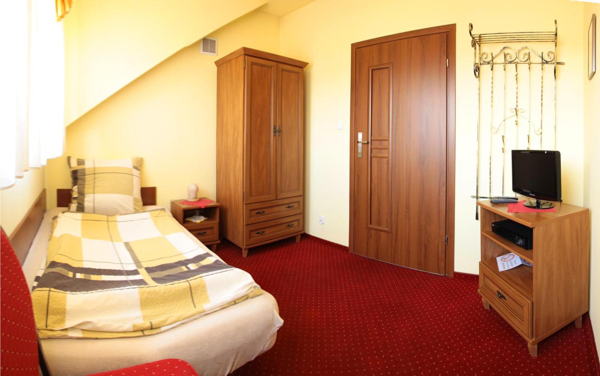 Zajazd Skorpion B&B Oswiecim Ruang foto